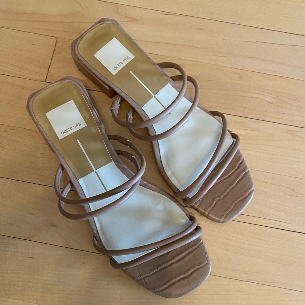 Tan Dolce Vita Summer Slide Sandal Size: 7.5